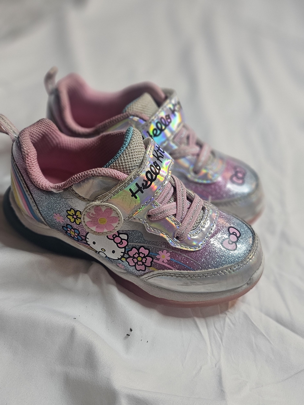 Hello Kitty Girls' Glitter Sneakers - Pink & Silver Holographic